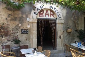 Savoca-Bar-Vitelli-Entrance