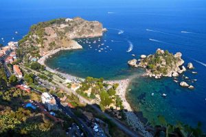 Taormina-view-of-Isolabella-5
