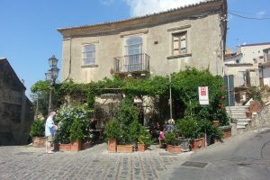 Savoca-and-the-Bar-Vitelli