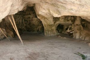 Akrai-old-Palazzolo-Acreide-the-necropolis