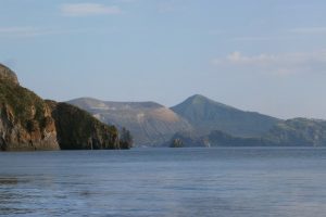 eolian_island_italy_tour_lipari_volcano_pixabay_2