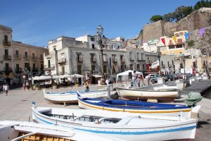 eolian_island_italy_tour_lipari_volcano_pixabay_7