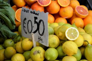 open_air_street_market_sicily_pixabay_4