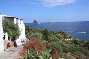 panarea_eolian_island_italy_tour_lipari_volcano_pixabay_2