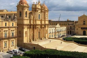 private-transfer-tour-from-syracuse-to-catania-stopovers-into-noto-ragusa-modica
