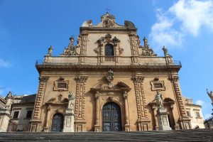 sant_pietro_dome_modica_pixabay