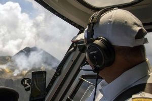 etna-in-elicottero-con-pilota